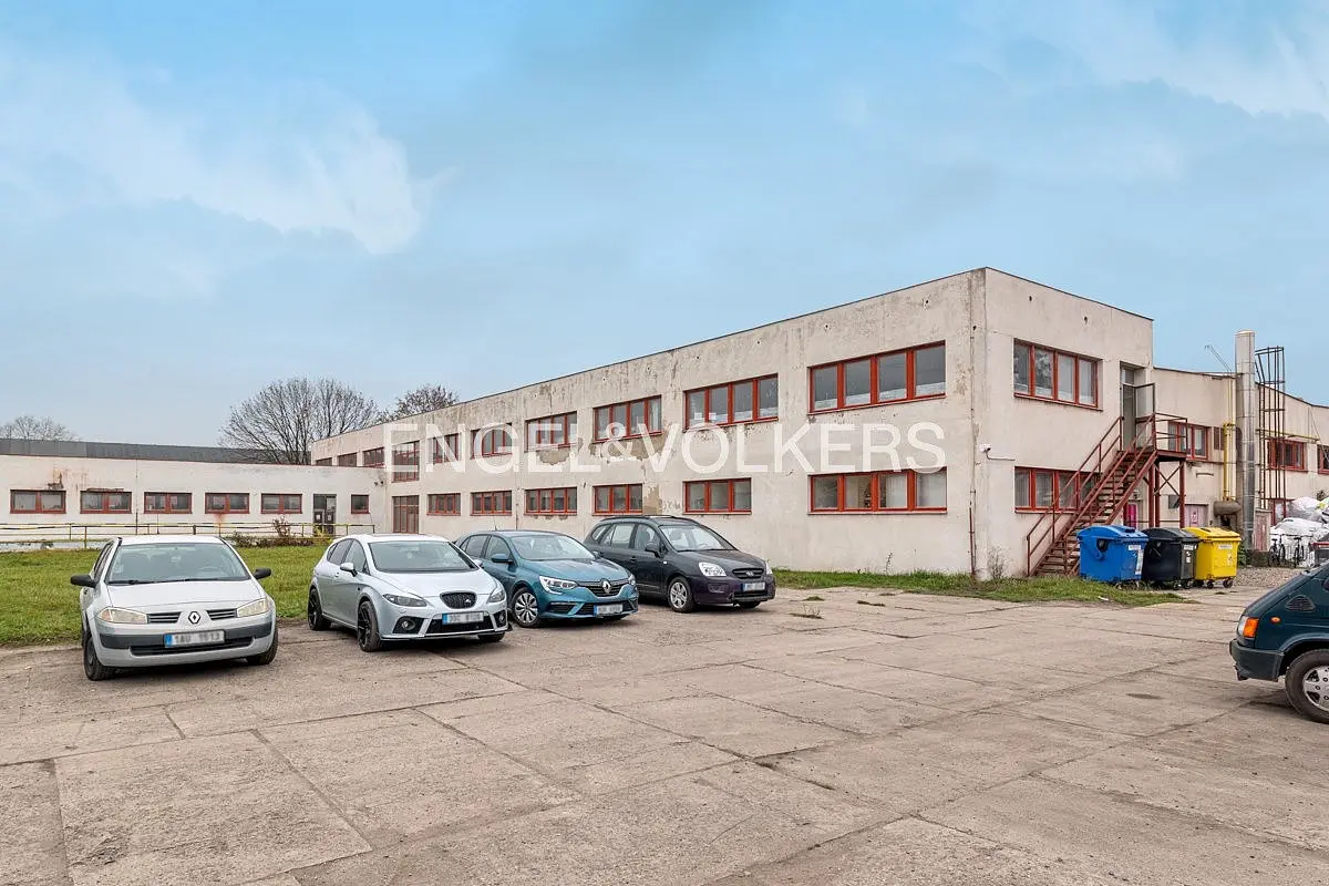 Pronájem komerčního prostoru 1060 m², Louny