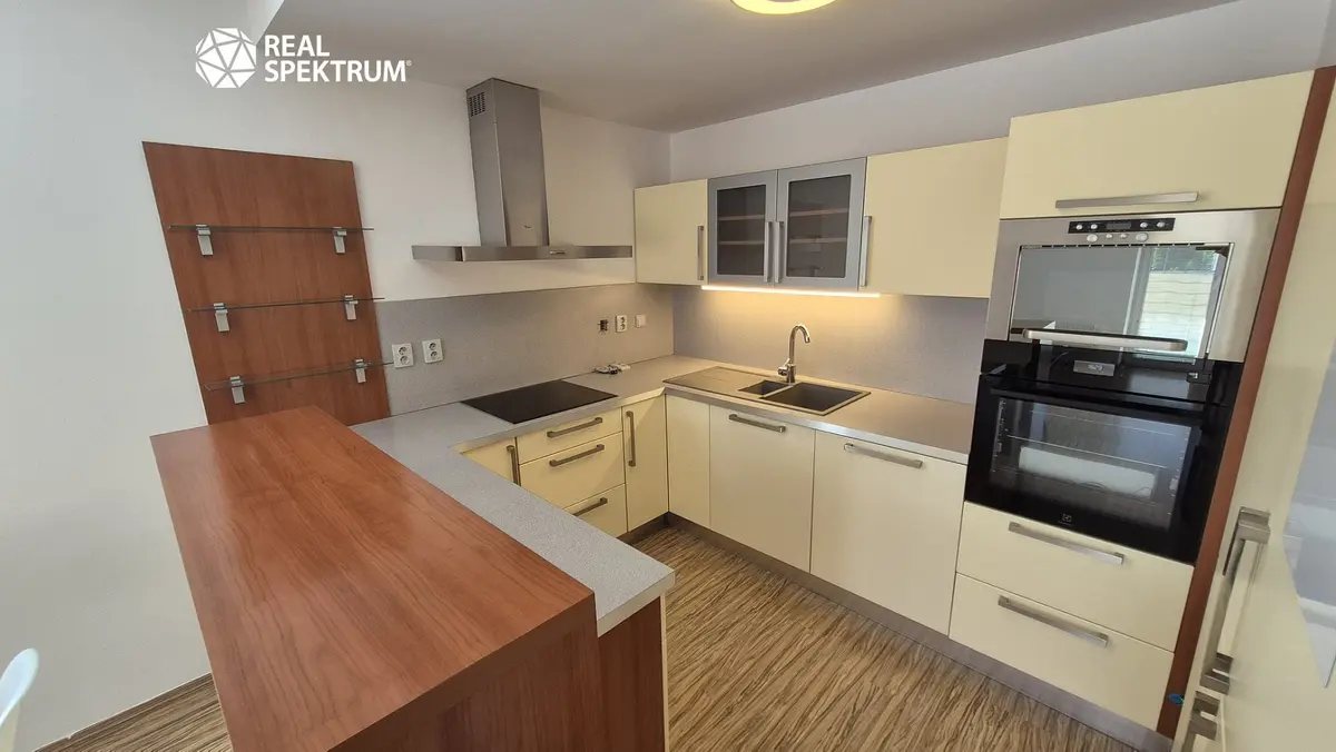 Pronájem bytu 3+kk 80 m², U stadionu · Kuřim