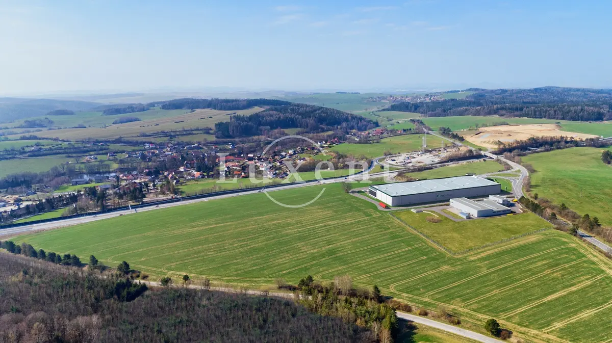 Pronájem komerčního prostoru 5643 m², Ostředek · okres Benešov