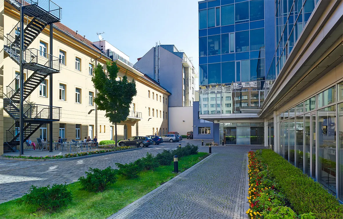 Pronájem komerčního prostoru 137 m², Karlín