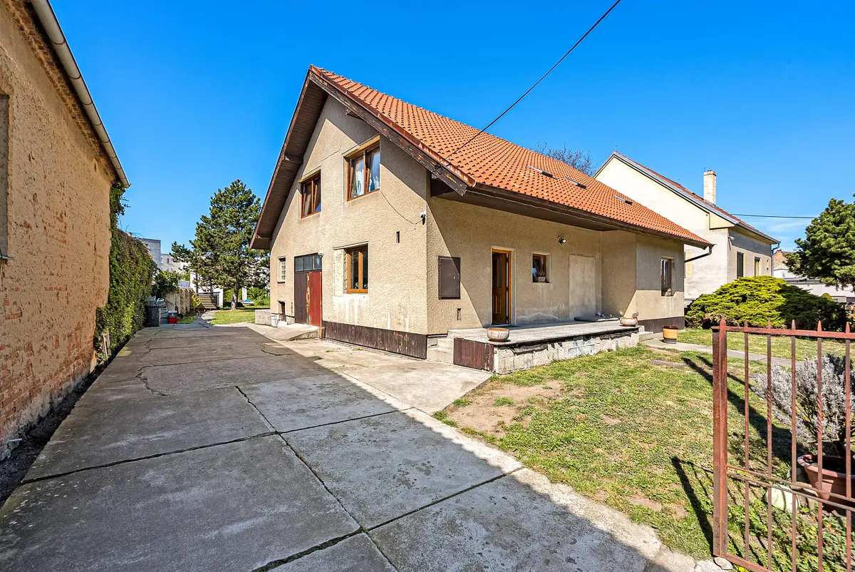 Prodej domu 182 m², Kostelecká · Všetaty