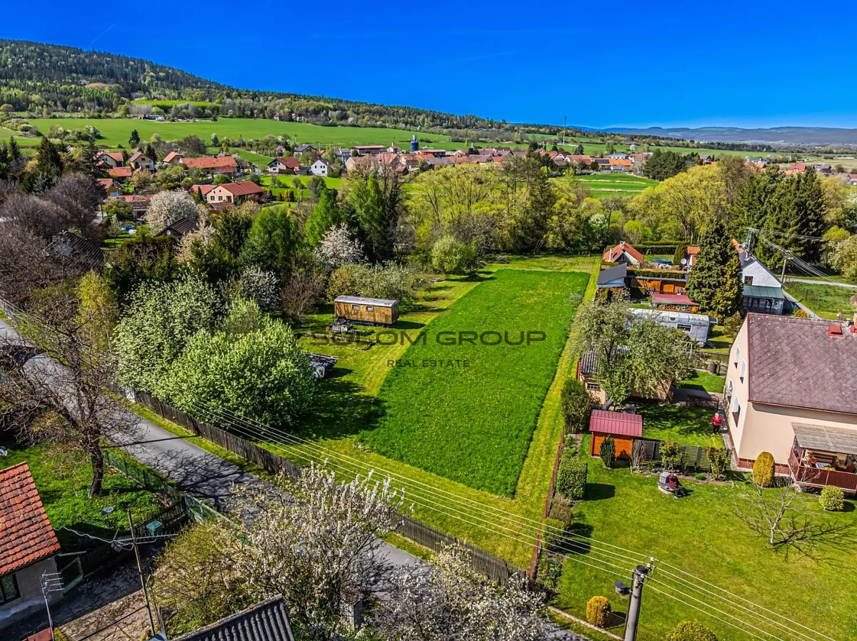 Prodej pozemku 4472 m², Běštín