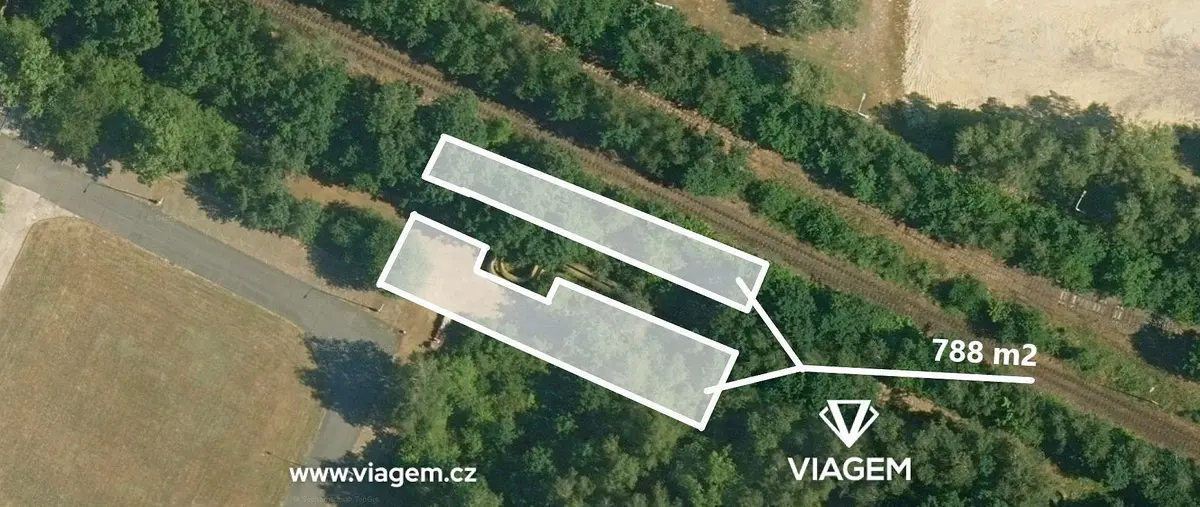 Prodej pozemku 788 m², Pardubice
