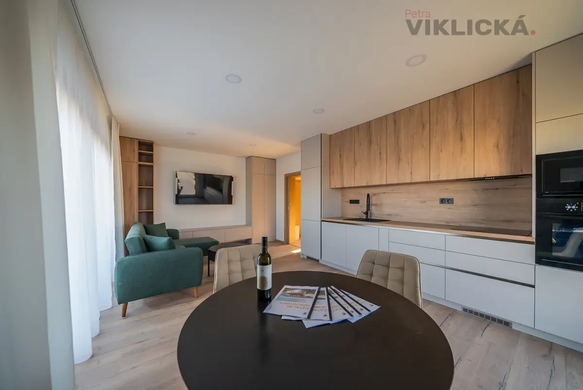 Prodej komerčního prostoru 60 m², Dlážděná · Zaječí