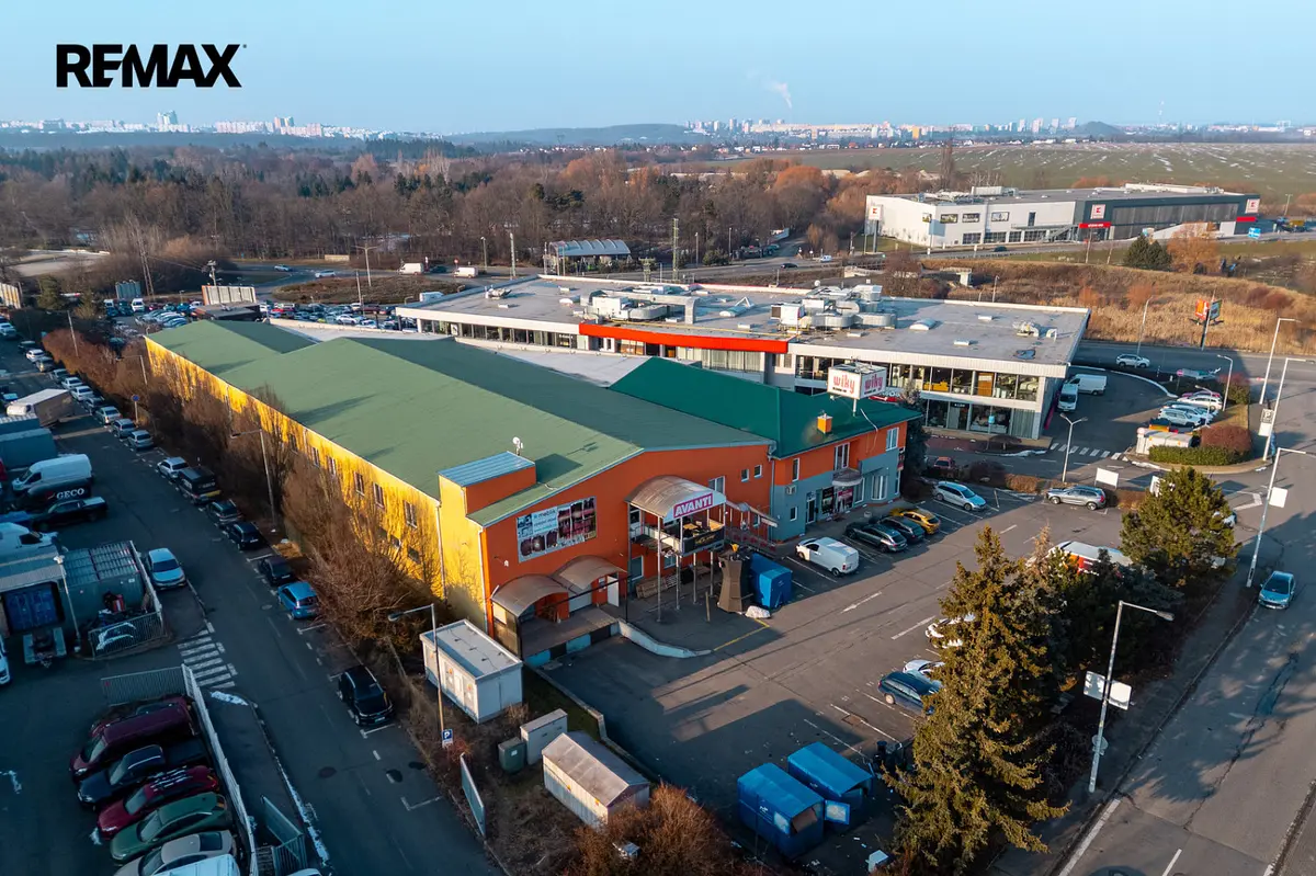 Pronájem komerčního prostoru 1088 m², Čestlice · okres Praha-východ