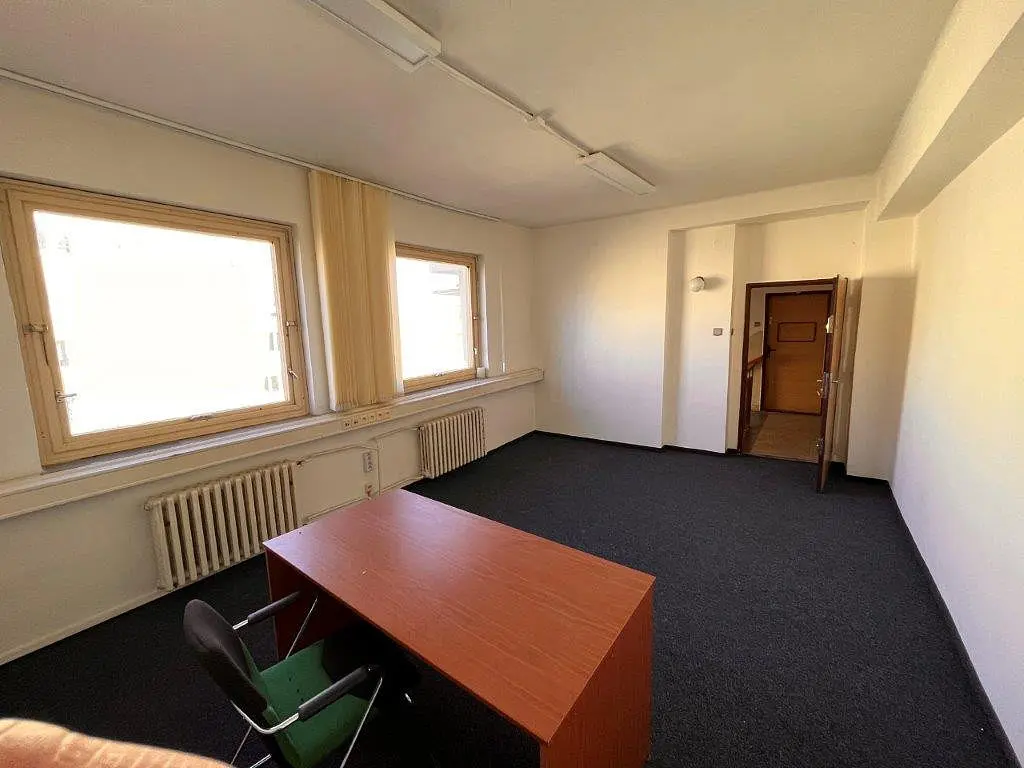 Pronájem komerčního prostoru 20 m², Vítězslava Nezvala · Most II · Most