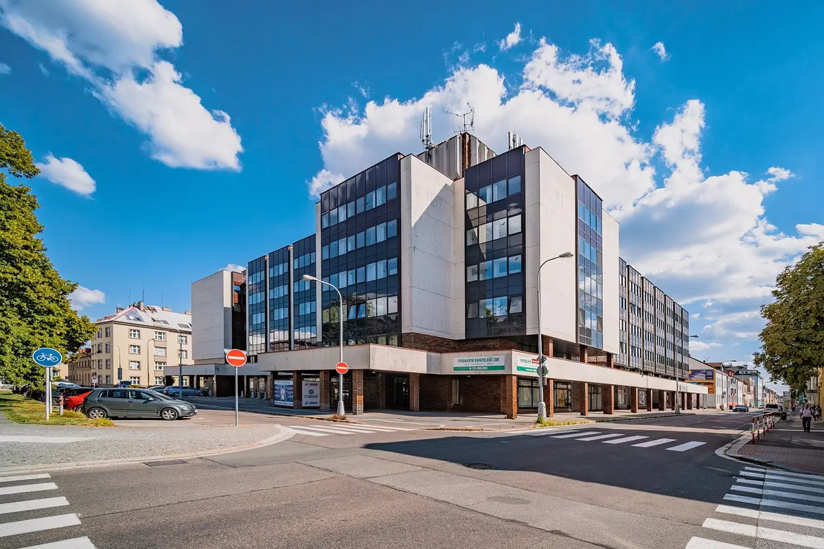 Pronájem komerčního prostoru 300 m², Nerudova · Pražské Předměstí - sever · Hradec Králové