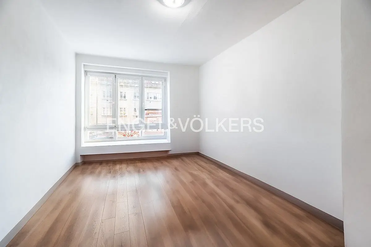 Pronájem bytu 3+1 82 m², Černokostelecká · Strašnice