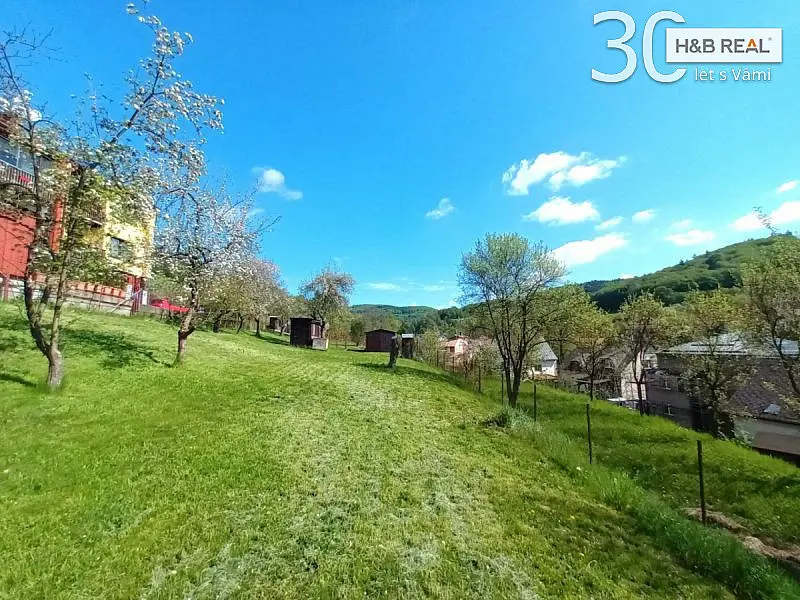 Prodej pozemku 1063 m², Vsetín · okres Vsetín