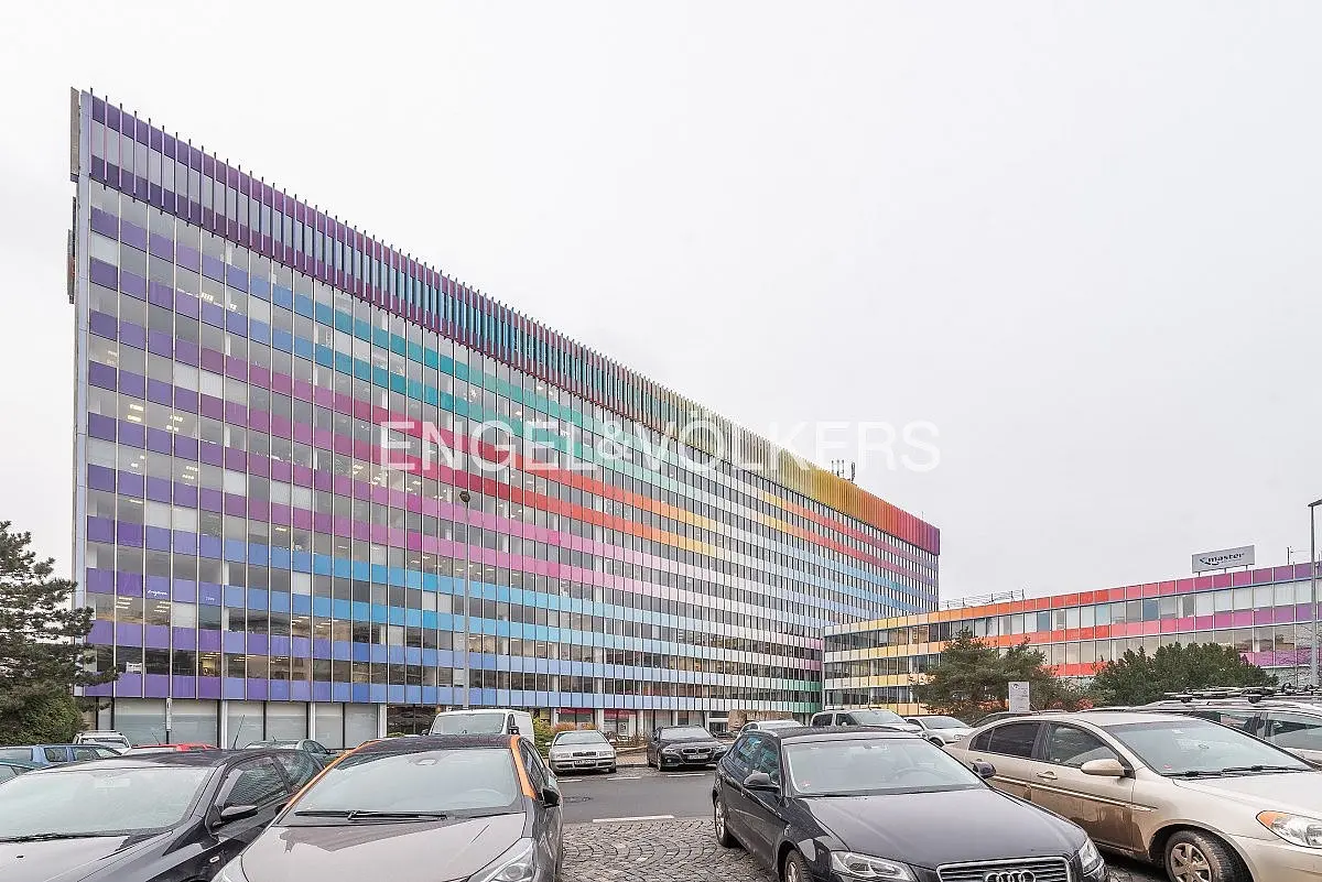 Pronájem komerčního prostoru 1891 m², Žitomírská · Vršovice