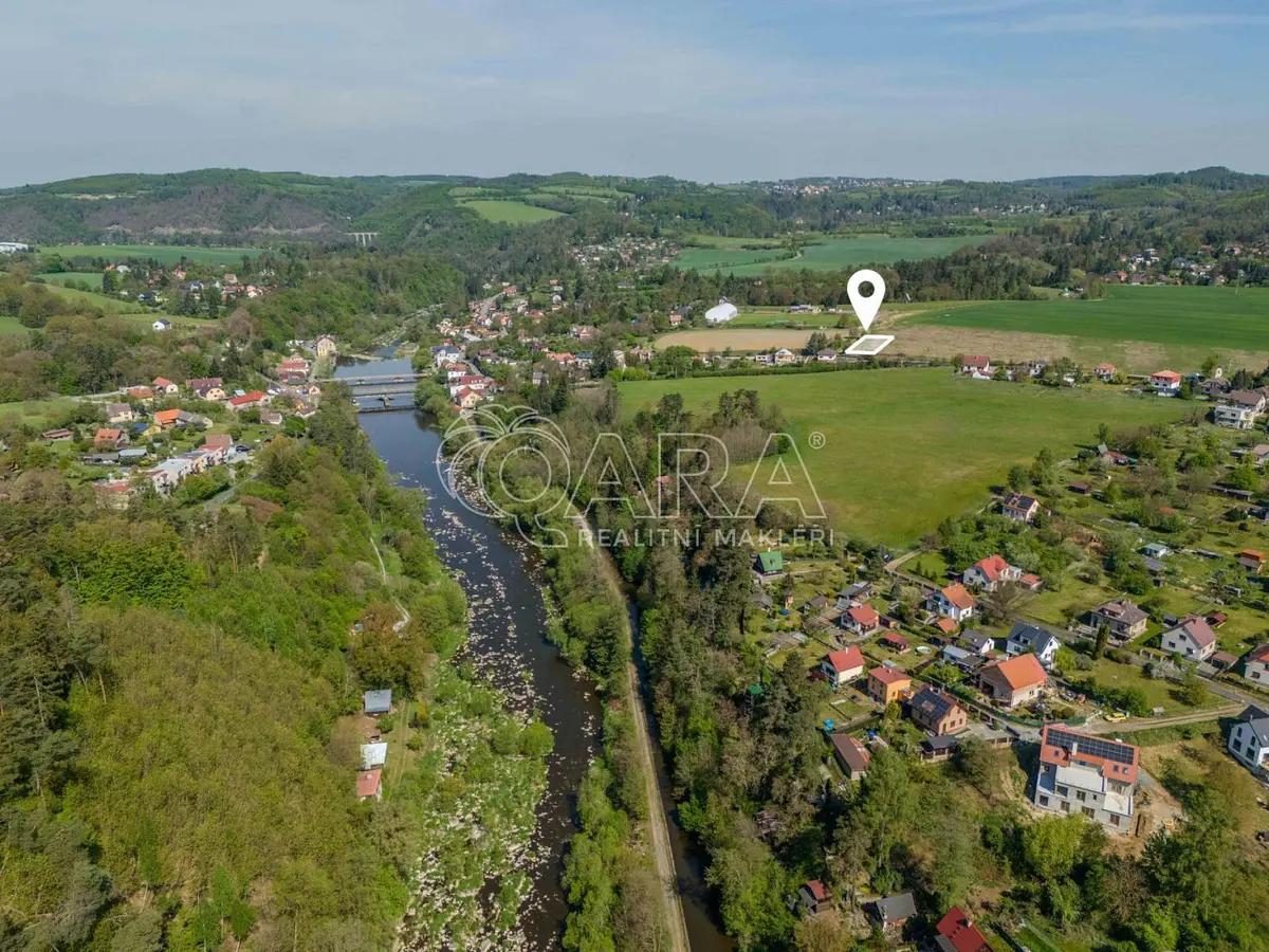 Prodej pozemku 676 m², Kamenný Přívoz · okres Praha-západ