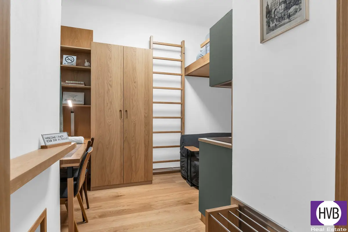 Prodej bytu 1+kk 21 m², Školská · Nové Město