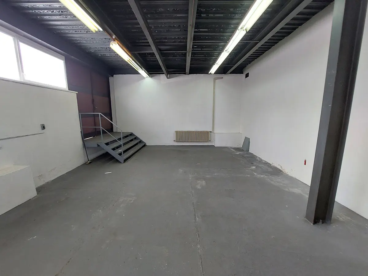 Pronájem komerčního prostoru 58 m², Dýšina