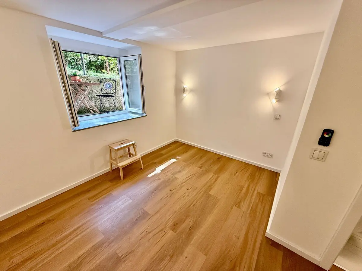 Pronájem bytu 1+kk 16 m², Nad Kajetánkou · Břevnov