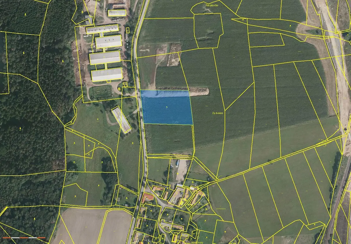 Prodej pozemku 8872 m², Červený Újezd - Nové Dvory · okres Benešov