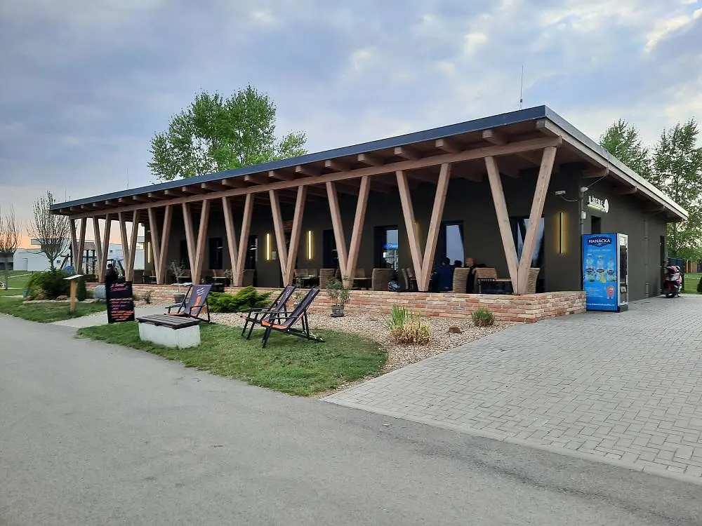 Prodej komerčního prostoru 407 m², Pasohlávky