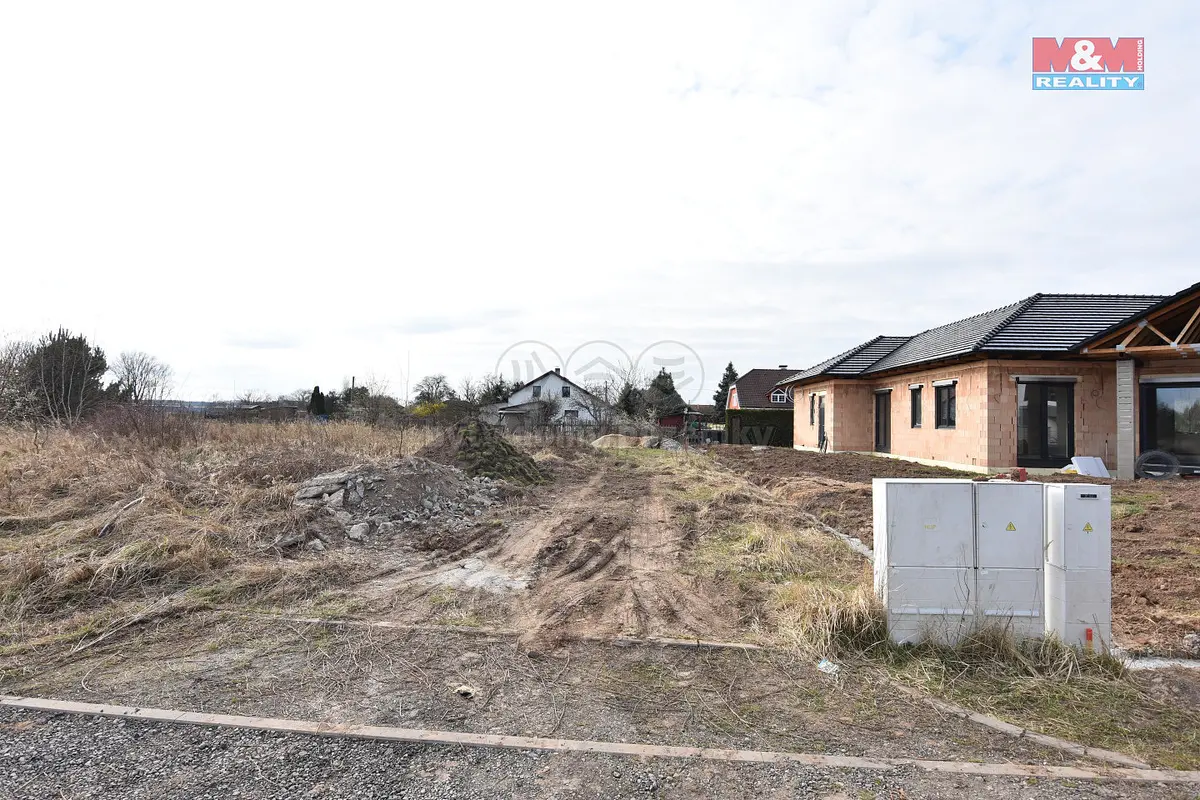 Prodej pozemku 2231 m², Nový Vestec · okres Praha-východ