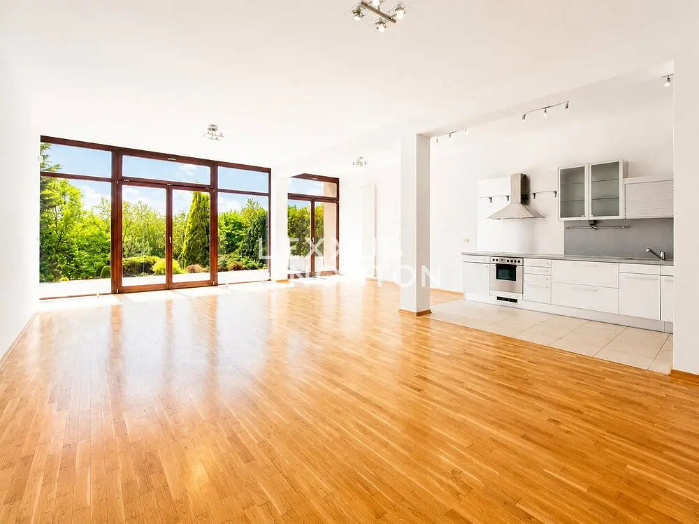 Pronájem domu 373 m², Nebušice