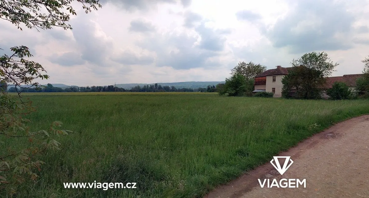 Prodej pozemku 7365 m², Lipence