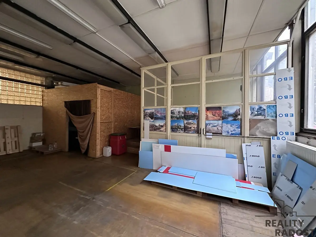 Pronájem komerčního prostoru 138 m², Adamov