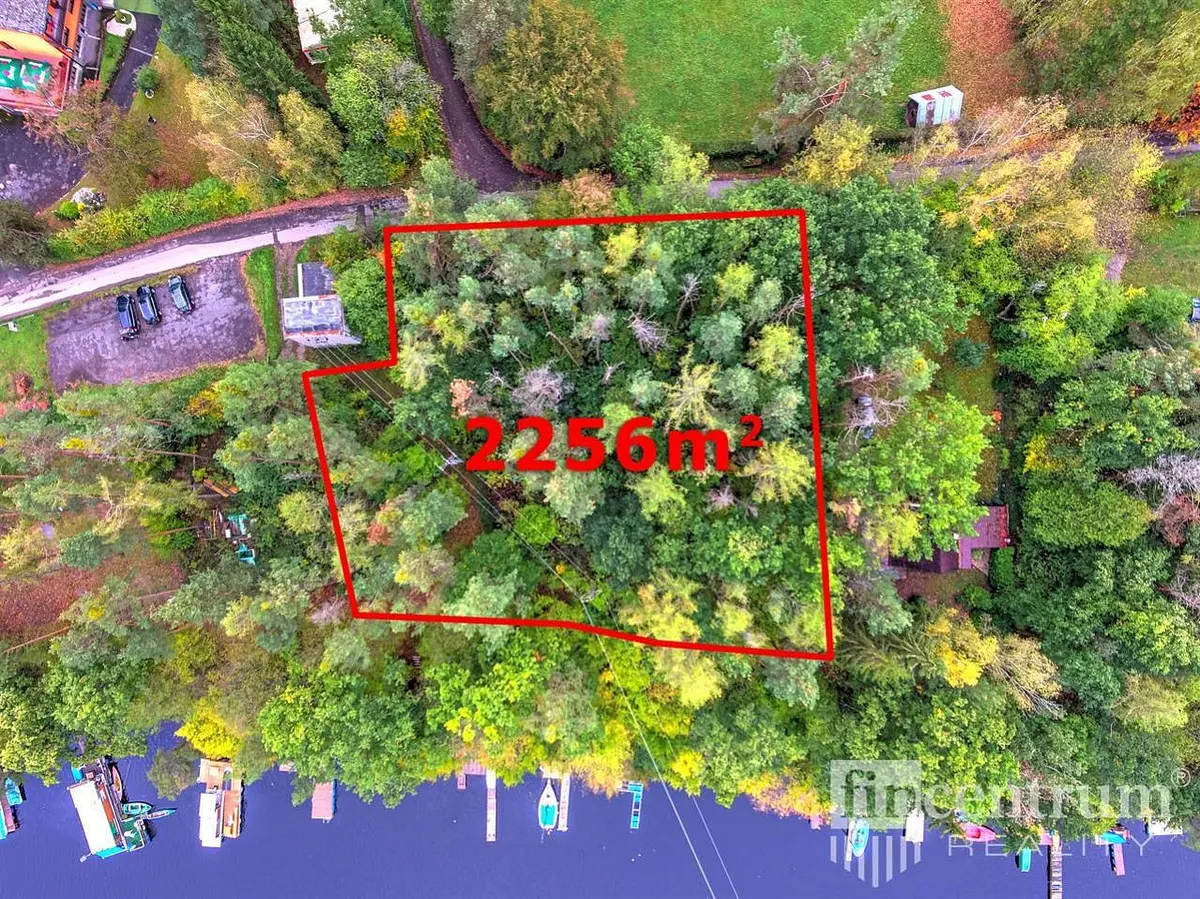 Prodej pozemku 2256 m², Slapy · okres Praha-západ