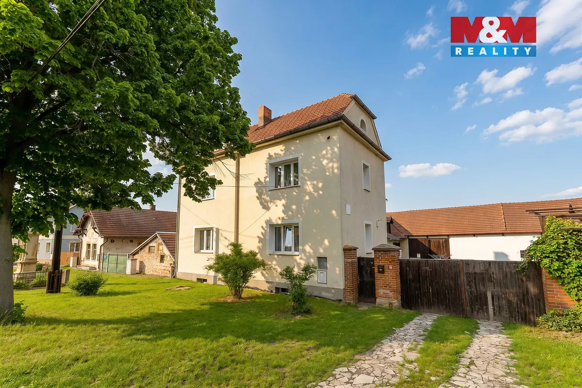 Prodej domu 400 m², Novodvorská · Oskořínek