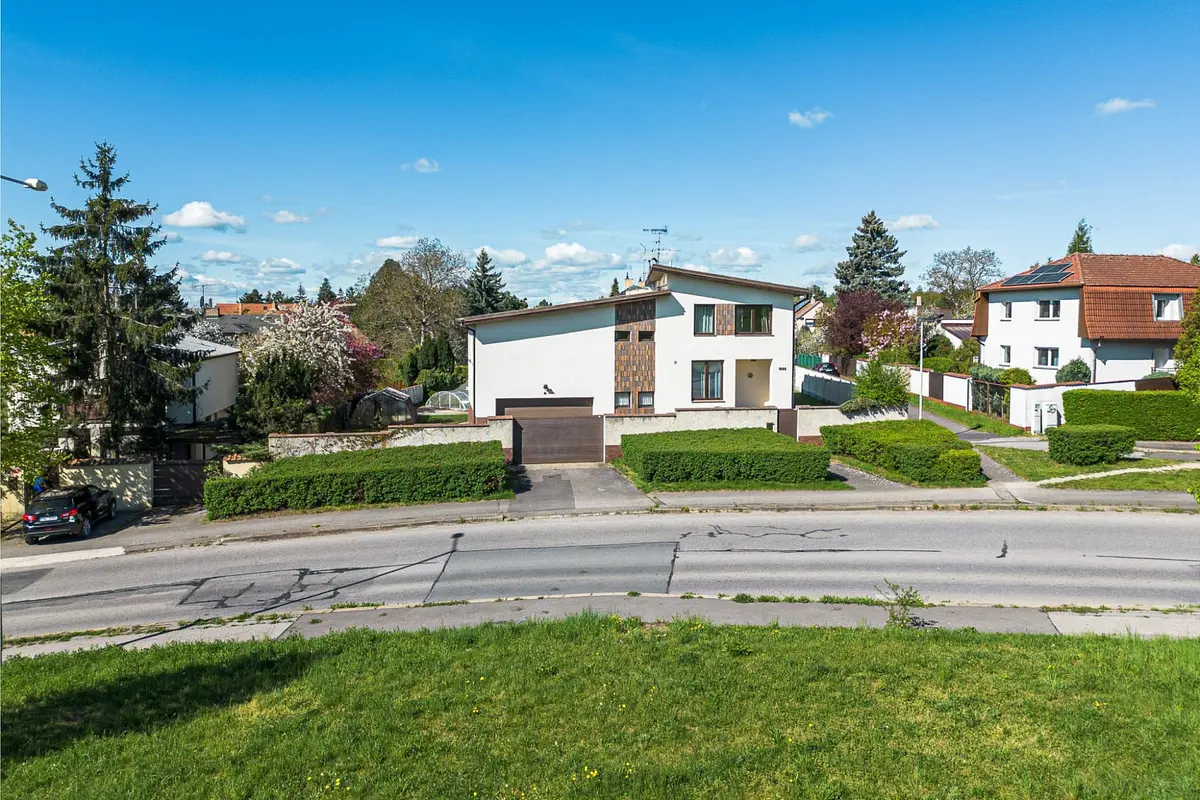 Prodej domu 500 m², U želivky · Kunratice