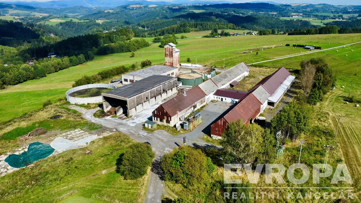 Prodej komerčního prostoru 100 m², Jílové u Držkova