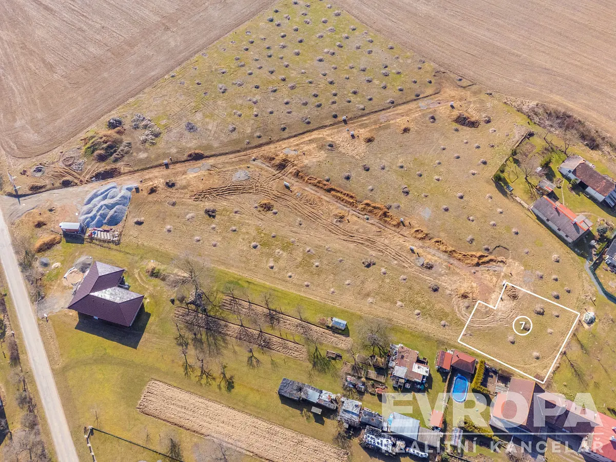 Prodej pozemku 758 m², Zvěstovice · okres Havlíčkův Brod
