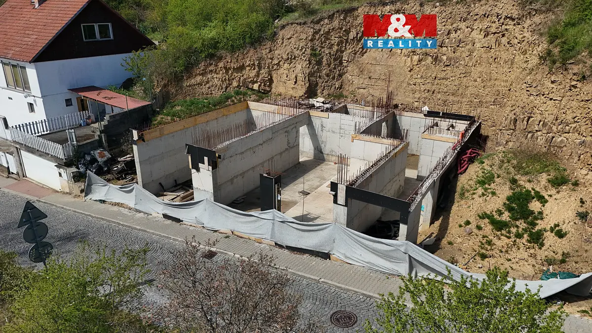Prodej pozemku 664 m², Strážovská · Radotín