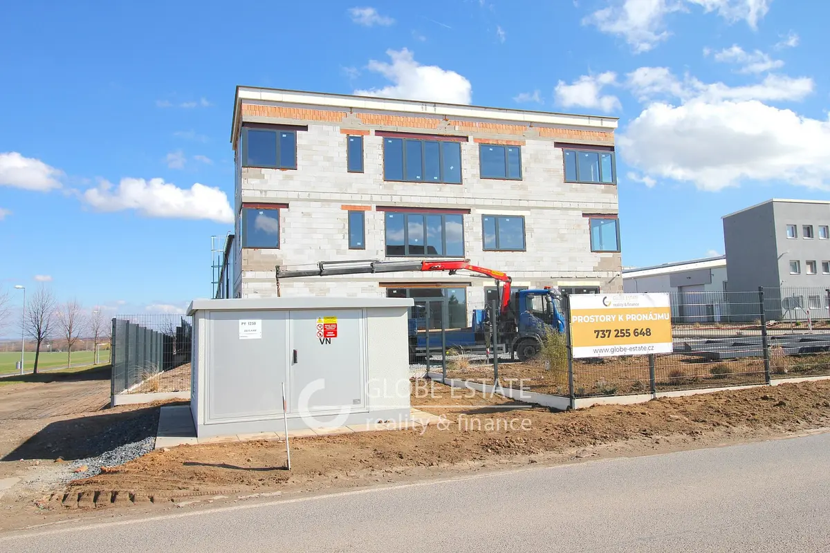 Pronájem komerčního prostoru 450 m², Toušeňská · Nehvizdy