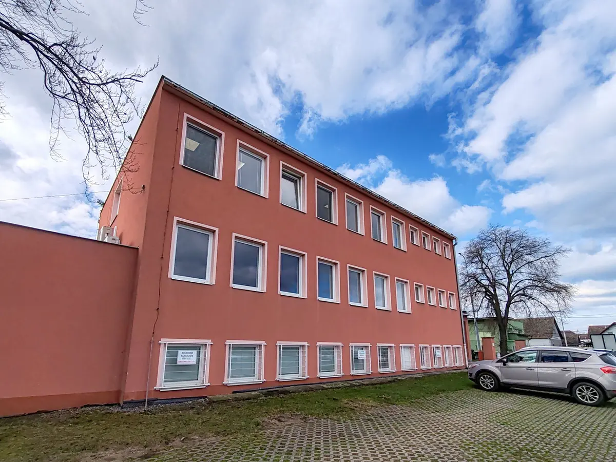 Pronájem komerčního prostoru 102 m², Kolín