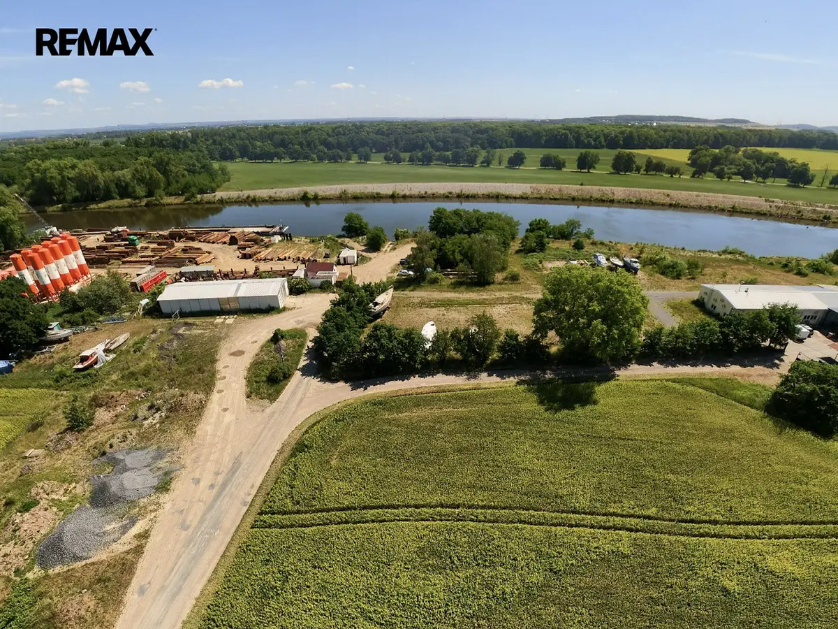Pronájem komerčního prostoru 330 m², Nové Ouholice · Nová Ves