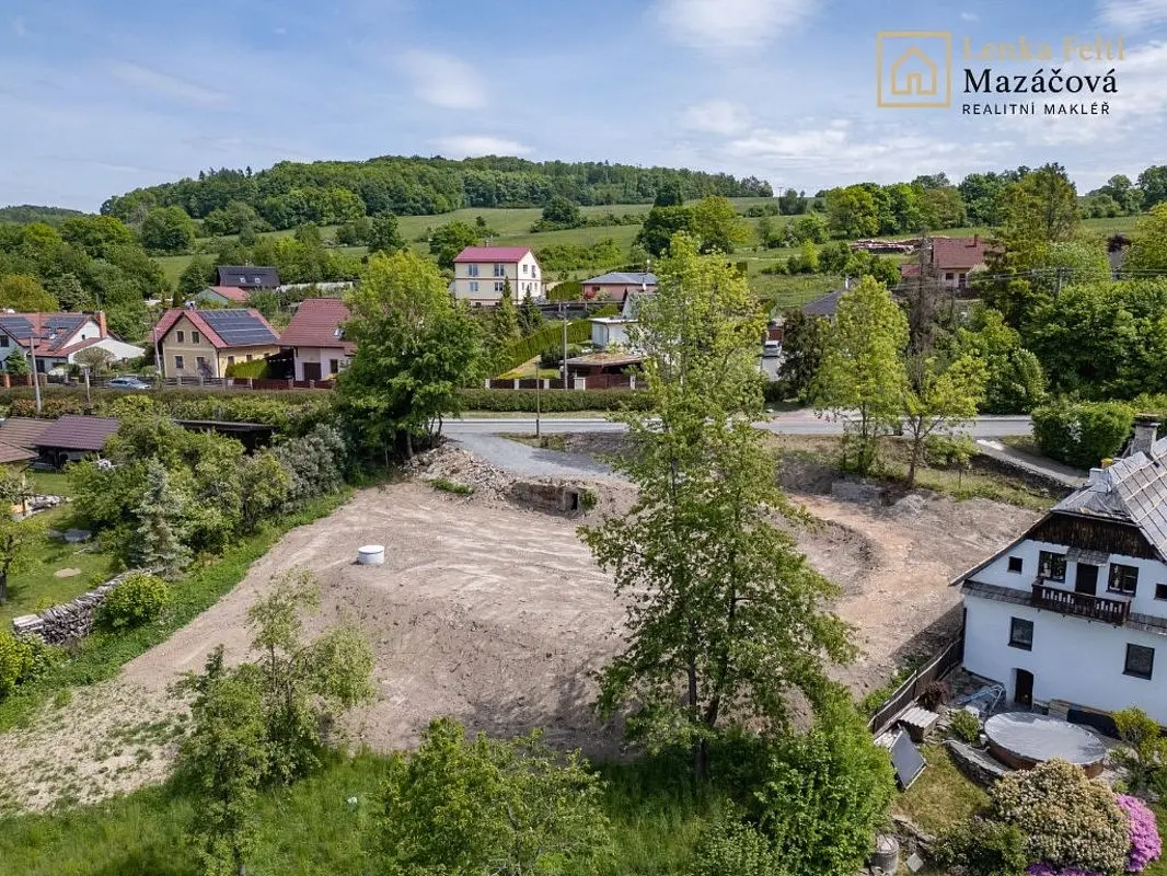 Prodej pozemku 4488 m², Lipina · okres Olomouc