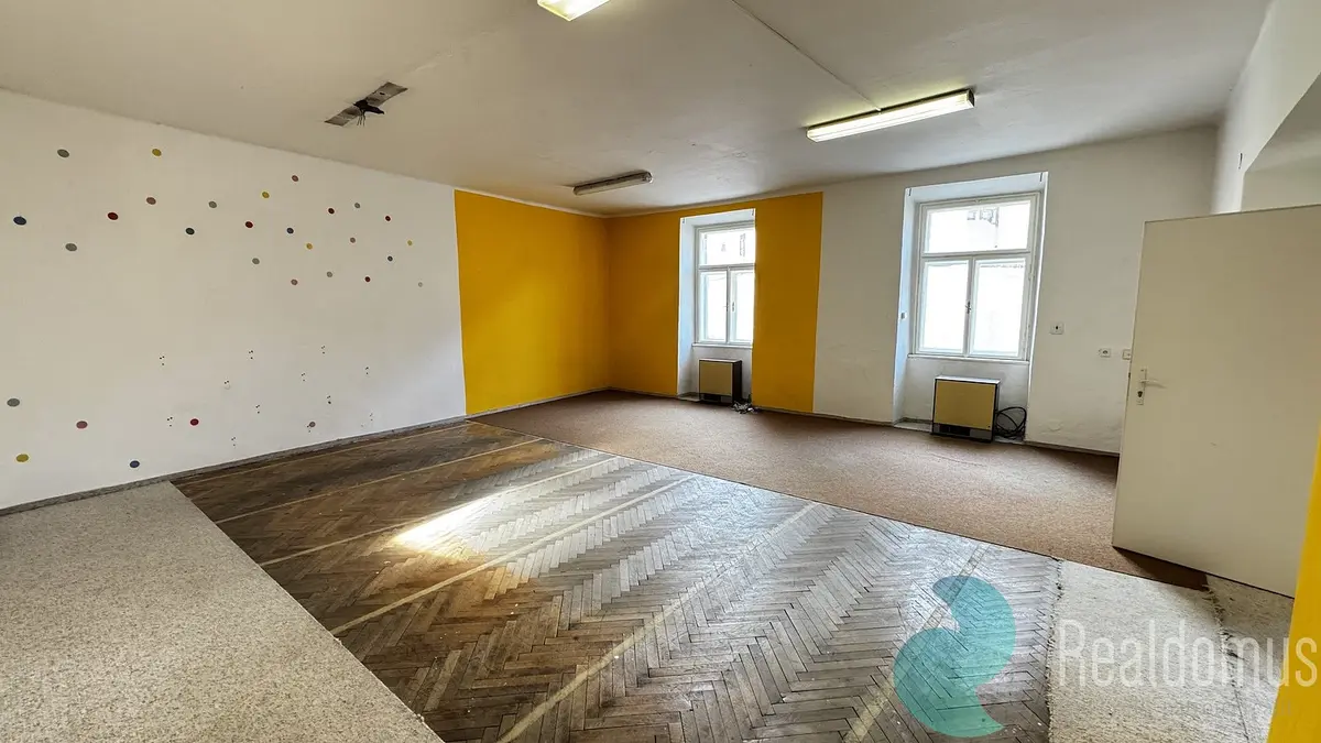 Pronájem komerčního prostoru 200 m², Prachatice