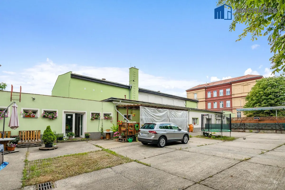 Prodej komerčního prostoru 669 m², Školní · Duchcov