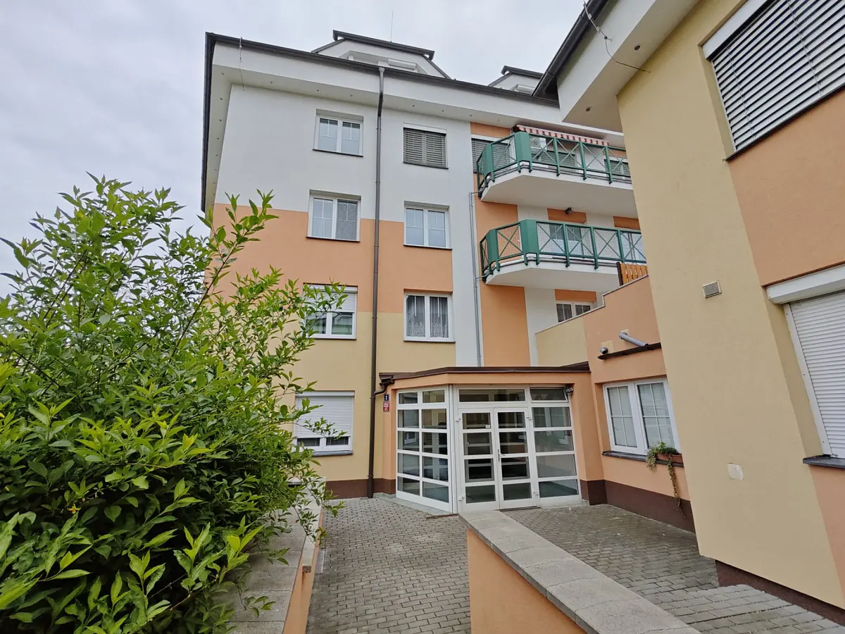 Prodej komerčního prostoru 86 m², Na štěpnici · Libeň