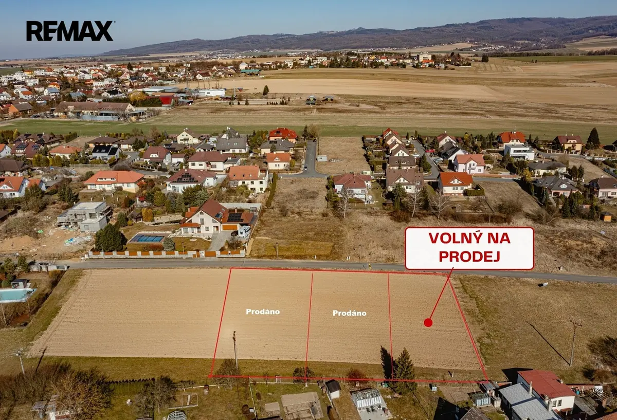 Prodej pozemku 975 m², Zlín