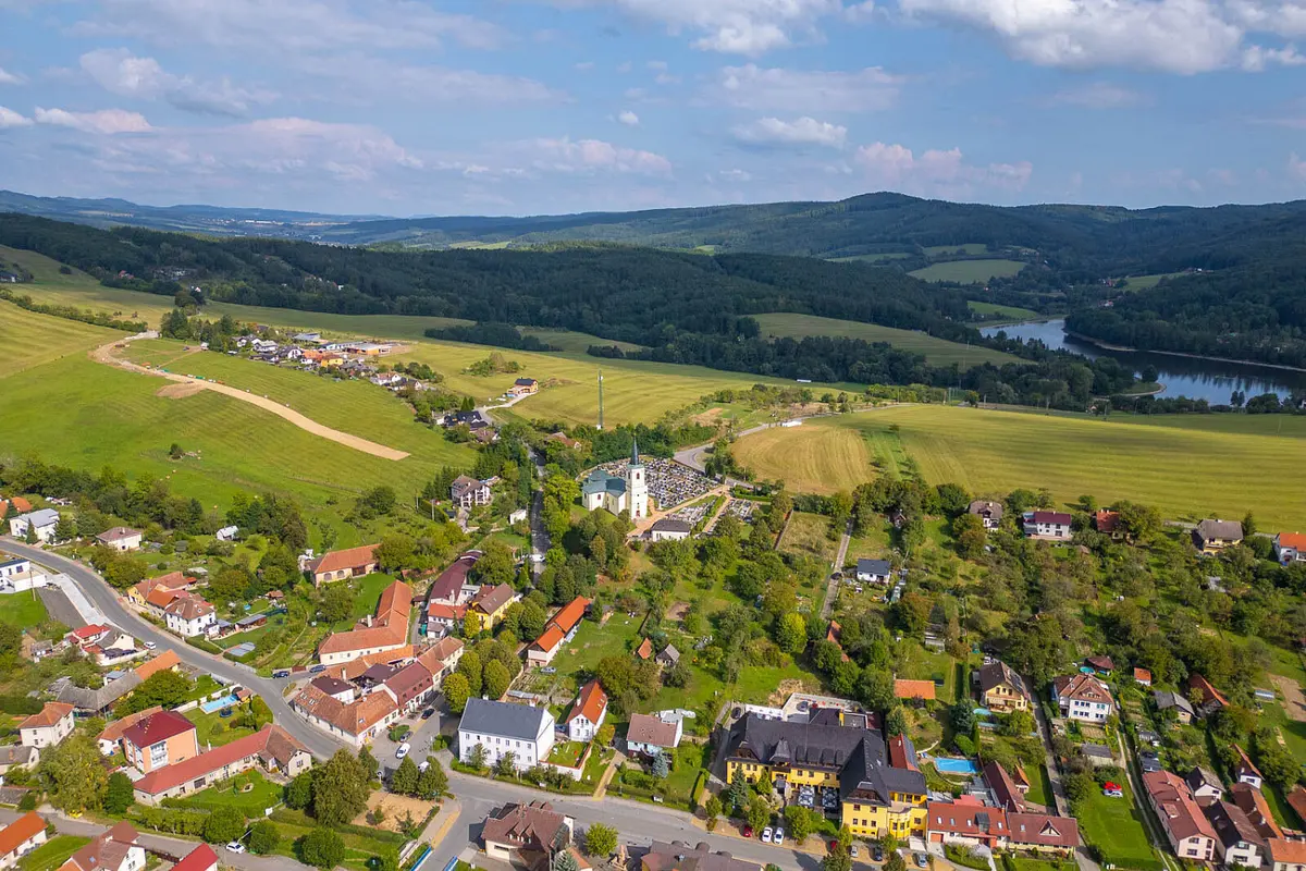 Prodej pozemku 816 m², Na Drahách · Pozlovice