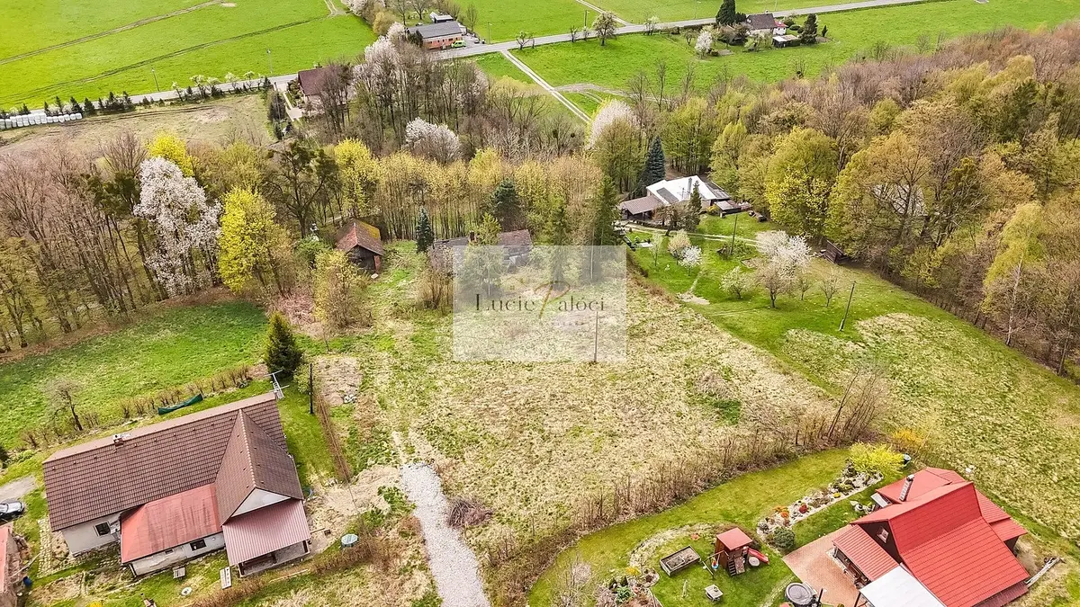 Prodej pozemku 878 m², Vyšní Lhoty · okres Frýdek-Místek