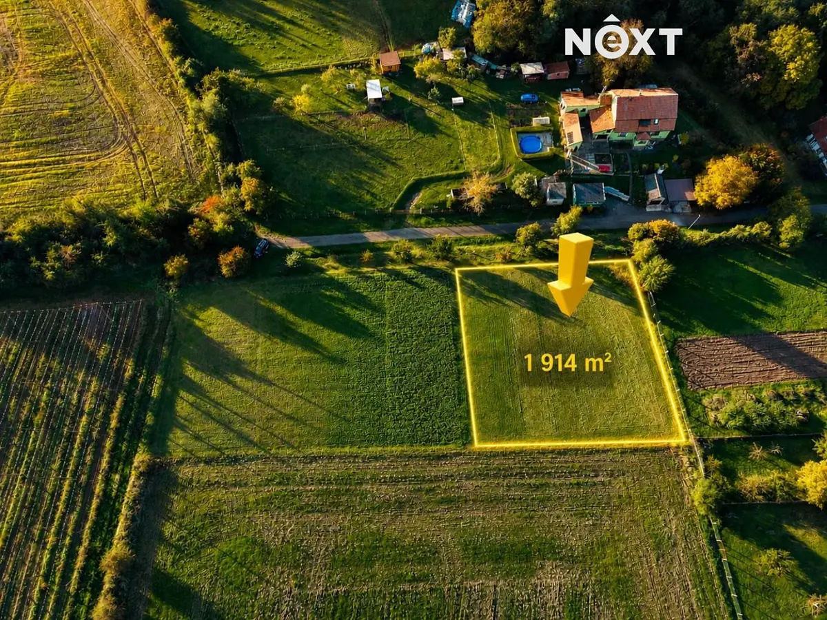 Prodej pozemku 914 m², Milostín