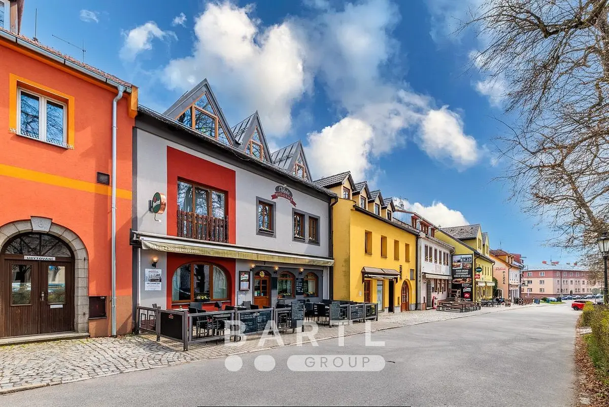 Prodej komerčního prostoru 528 m², Frymburk