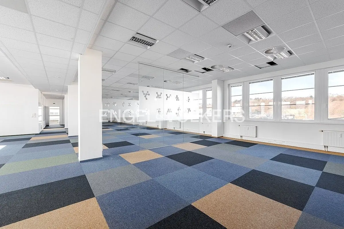Pronájem komerčního prostoru 454 m², Pekařská · Jinonice