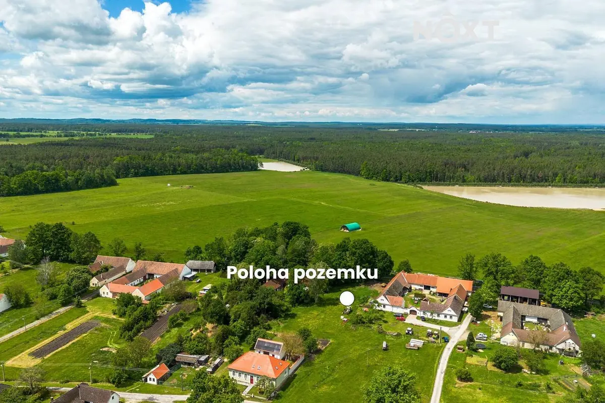 Prodej pozemku 949 m², Hrachoviště