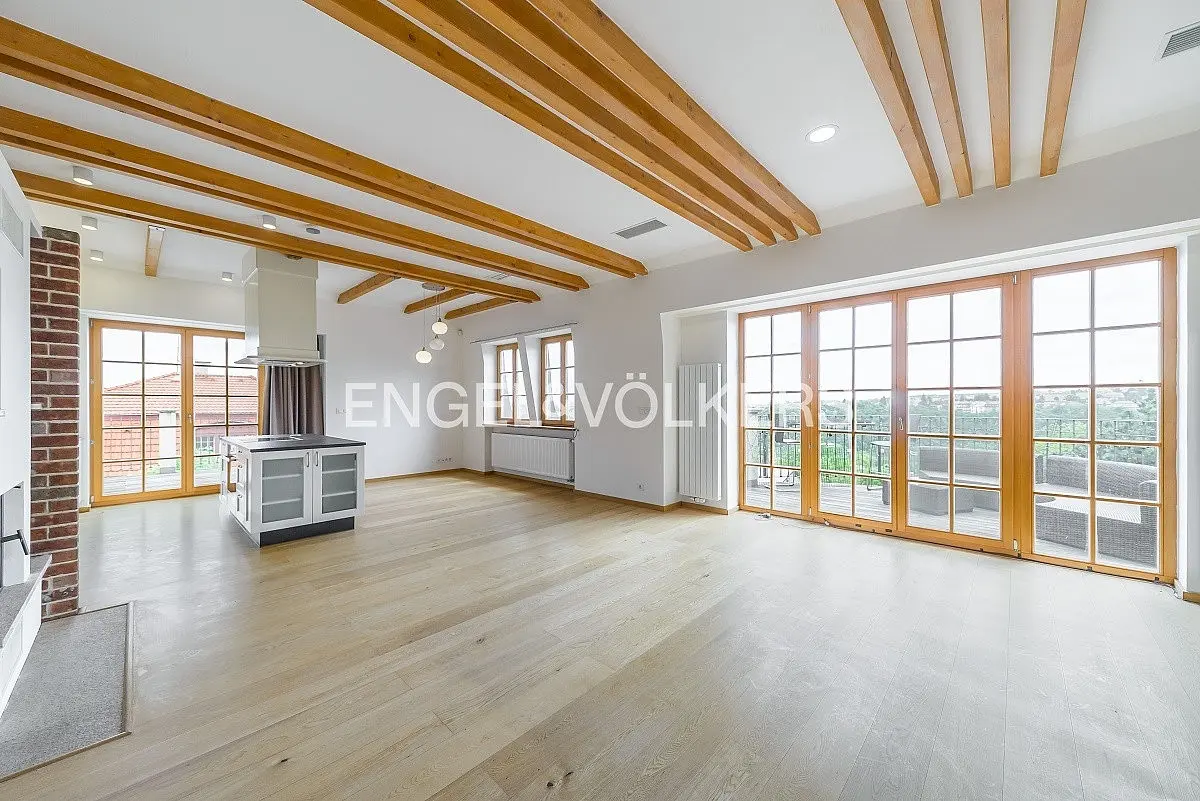 Pronájem bytu 4+kk 202 m², Na Hřebenkách · Smíchov