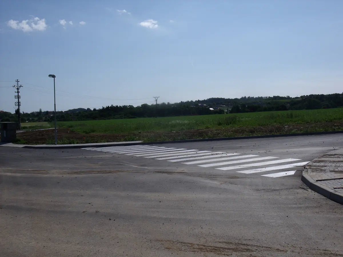 Prodej pozemku 1200 m², Škvorec · okres Praha-východ