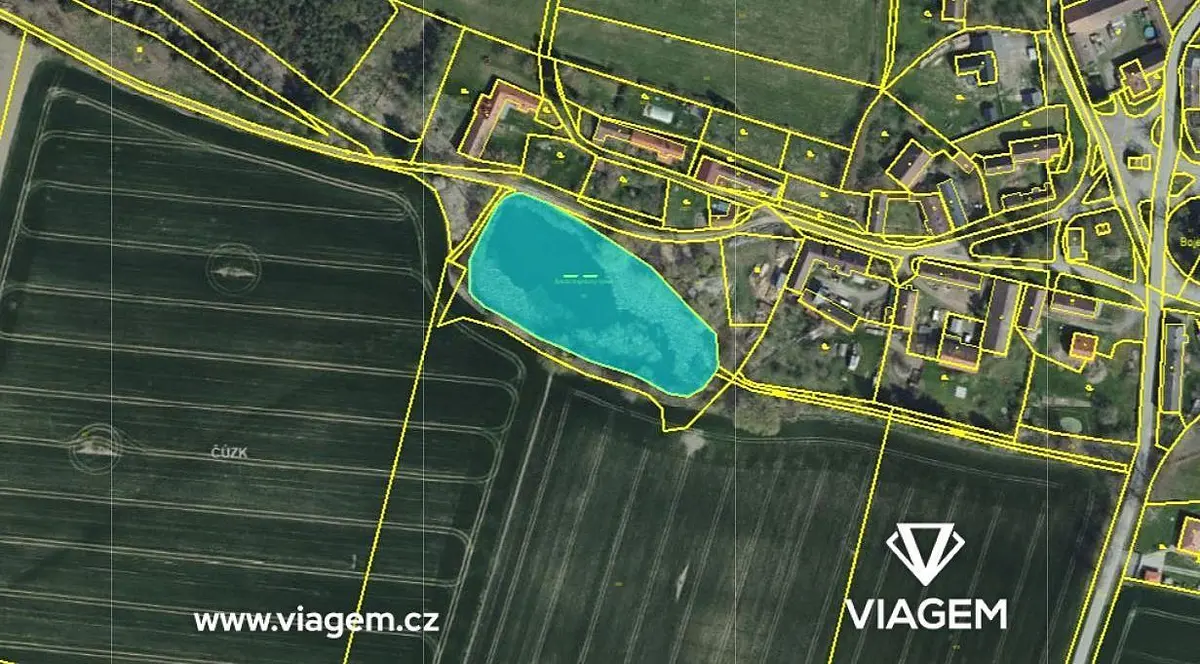 Prodej pozemku 898 m², Mirovice · okres Písek