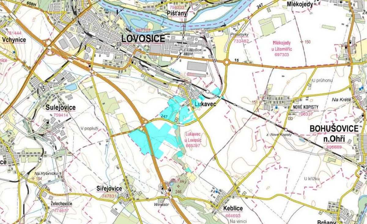 Pronájem pozemku 847411 m², Lukavec · okres Litoměřice