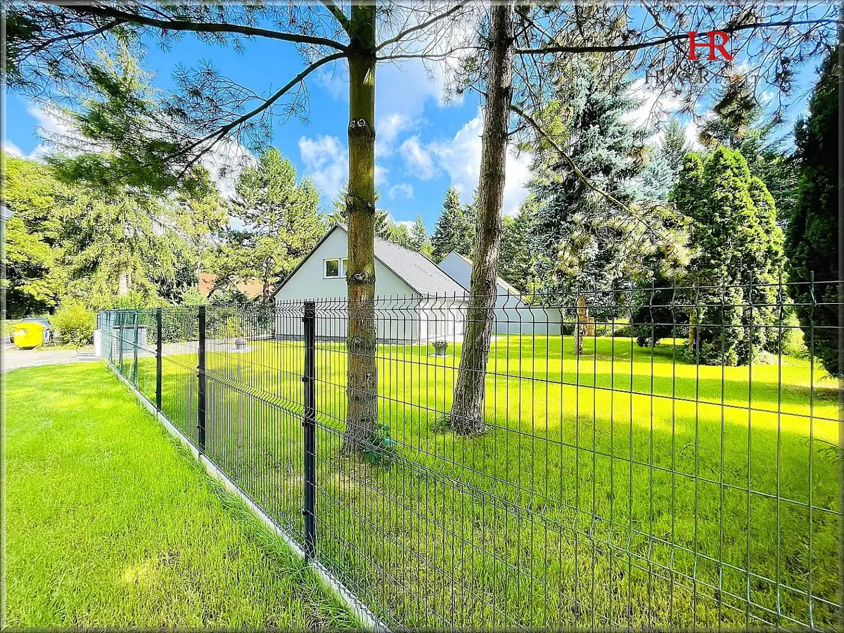 Prodej pozemku 655 m², Průhonice · okres Praha-západ