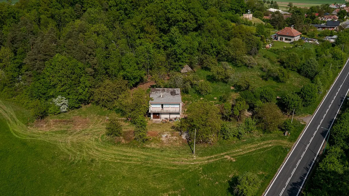 Prodej pozemku 3712 m², Veliny · okres Pardubice